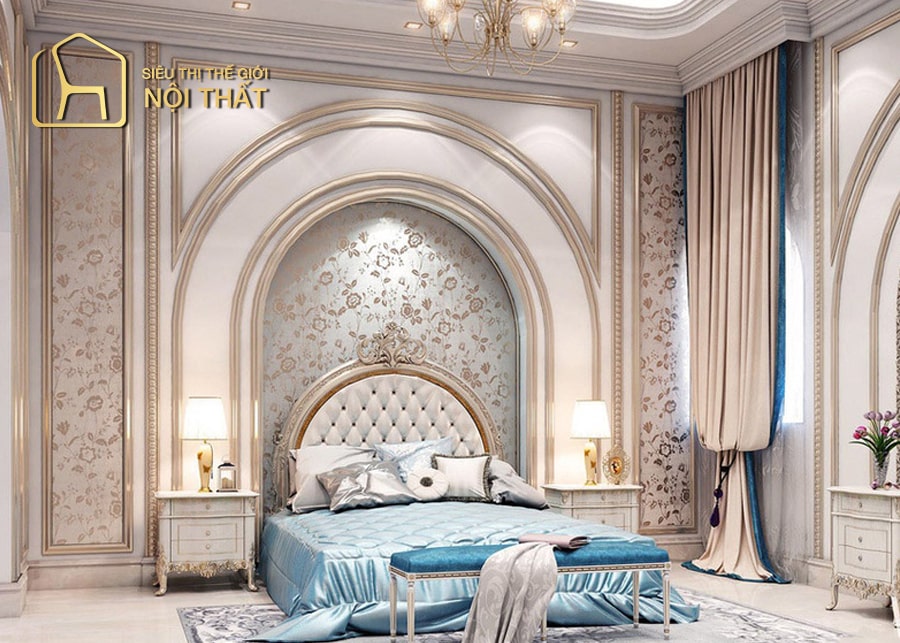 Thiết kế phòng ngủ tân cổ điển với điểm nhấn khung tường hình vòm được thiết kế đối diện với giường