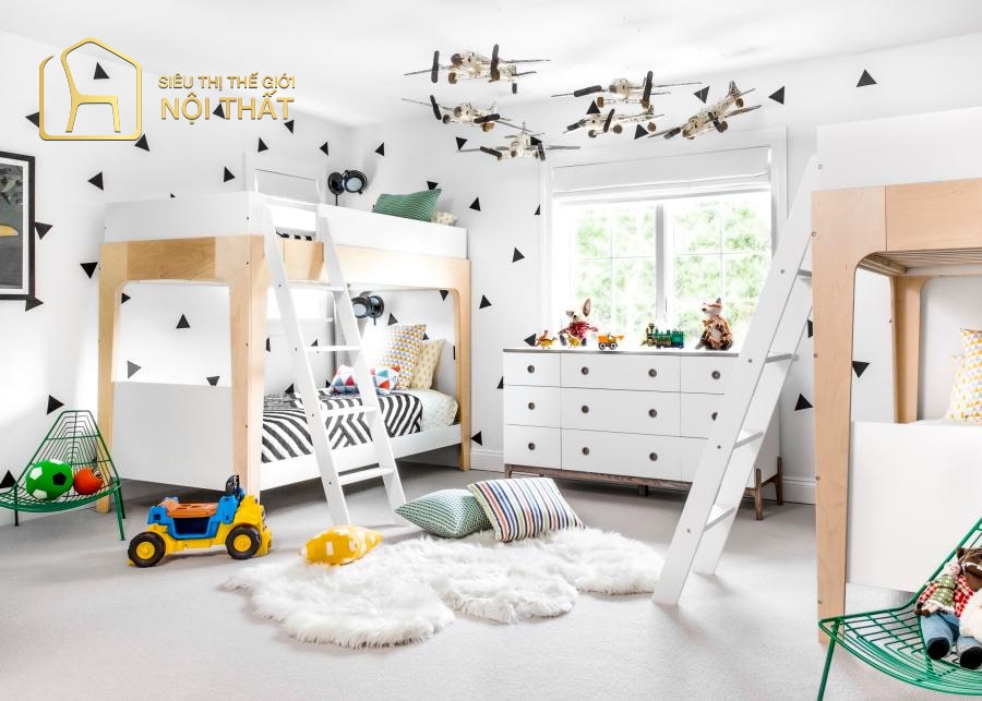 Mẫu thiết kế nội thất phòng ngủ trẻ em có giường tầng kết hợp sử dụng màu sắc đơn giản và hình ảnh dán tường độc đáo cho 2 bé