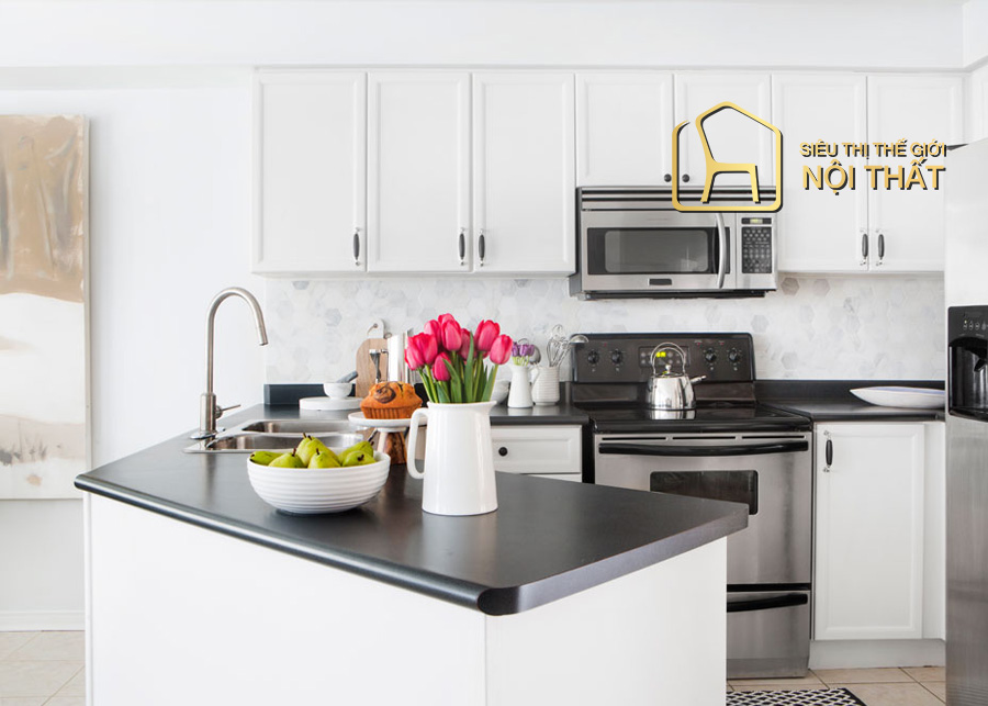 Mẫu tủ bếp mini thiết kế chữ L tận dụng bo góc giúp gia tăng không gian lưu trữ phù hợp với nhiều phòng bếp nhỏ hẹp
