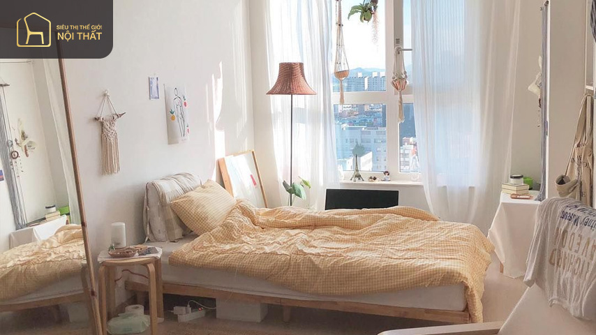 Dùng rèm trang trí phòng ngủ nhỏ giúp tạo điểm nhấn cho căn phòng Dùng rèm trang trí phòng ngủ nhỏ giúp tạo điểm nhấn cho căn phòng