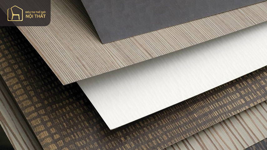 Veneer được hiểu đơn giản theo nghĩa là gỗ tự nhiên được lạng thành từng lớp mỏng để phủ lên các lớp gỗ công nghiệp Veneer được hiểu đơn giản theo nghĩa là gỗ tự nhiên được lạng thành từng lớp mỏng để phủ lên các lớp gỗ công nghiệp
