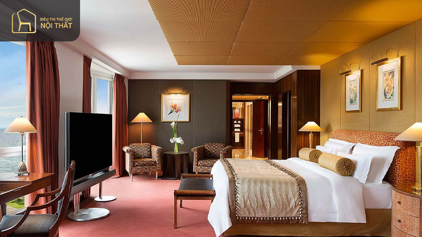 Phòng Executive suite thông thường có thêm một văn phòng dành cho khách doanh nhân, phòng khách liên thông với một hoặc nhiều phòng ngủ