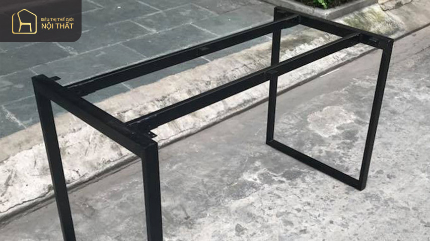Hình 23: Một khung chân bàn bằng sắt khi đã lắp ghép xong
