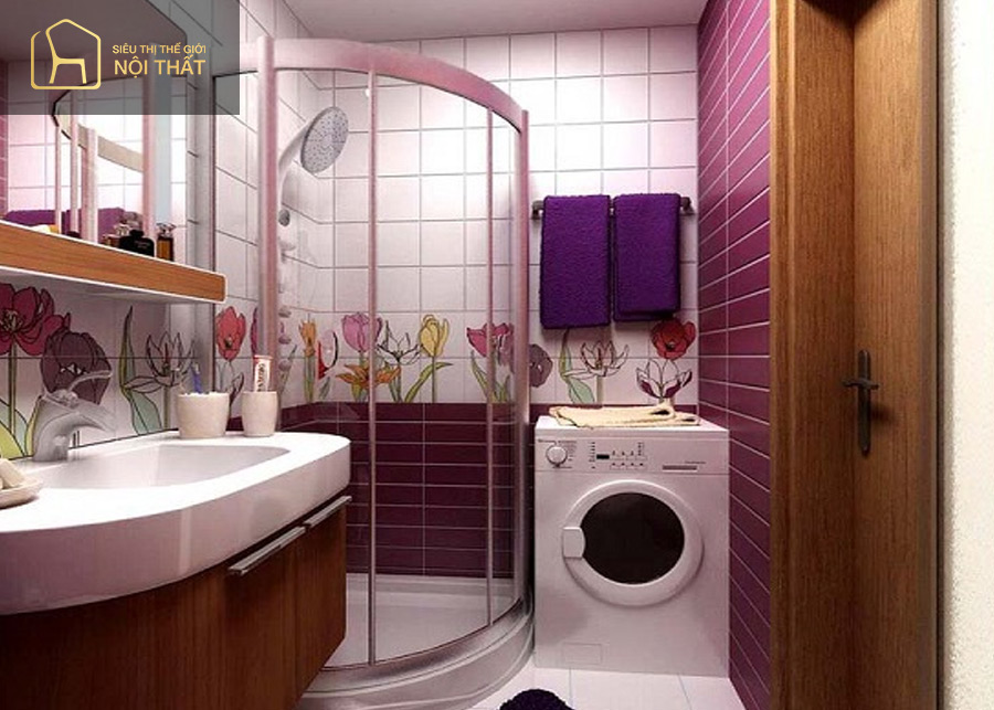 Nhà tắm 4m2 được thiết kế với màu sắc hồng rực rỡ và tươi tắm