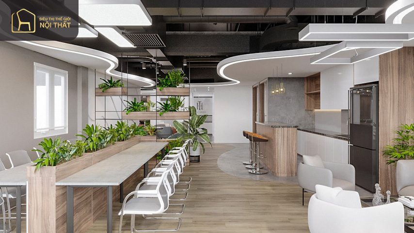 Không gian mở trong thiết kế văn phòng 100m2 cần tận dụng tối đa ánh sáng tự nhiên bằng các cửa sổ và cửa kính