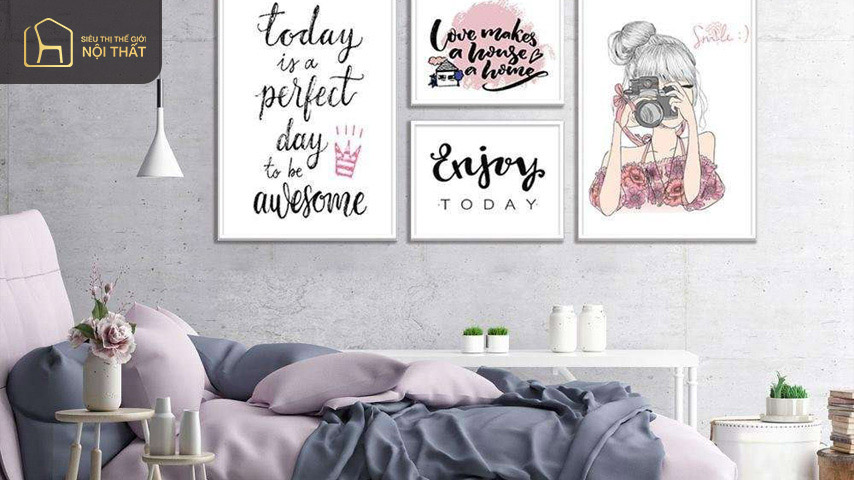 Đặt những bức tranh tường có kích thước vừa phải để tạo điểm nhấn cho phòng ngủ