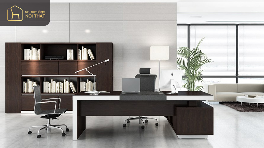 Hình 39: Những chiếc bàn làm việc trong thiết kế văn phòng 70m2 thường là bàn dài