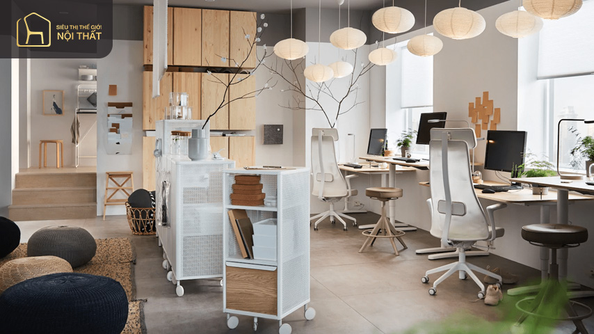 Hình 13: Thiết kế văn phòng 80m2 kết hợp cùng các tủ gỗ màu sáng làm nổi bật văn phòng phong cách hiện đại