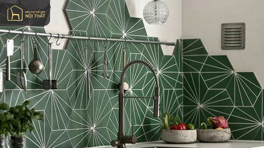 Căn bếp sáng bừng với gạch lục giác