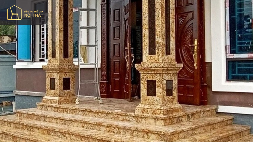 Người mệnh Hỏa cũng có thể lựa chọn gạch ốp màu vàng cho mặt tiền nhà ở