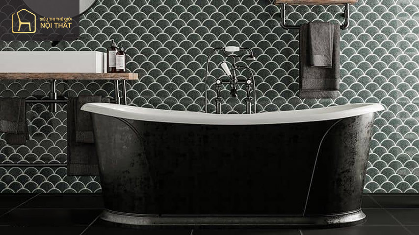 Gạch mosaic vảy cá màu đen mang đến vẻ đẹp sang trọng cho phòng tắm