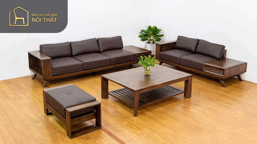 Trang trí cho phòng khách bằng bàn ghế gỗ với những chiếc ghế sofa làm tăng tính thẩm mỹ và tính nghệ thuật cho không gian