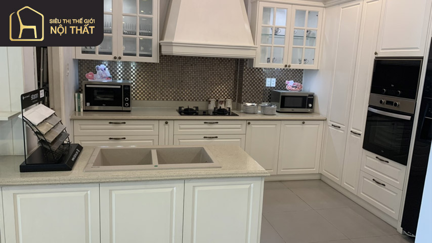 Màu sáng và phong cách cổ điển chính là đặc trưng của sản phẩm Tủ bếp số 3 Màu sáng và phong cách cổ điển chính là đặc trưng của sản phẩm Tủ bếp số 3