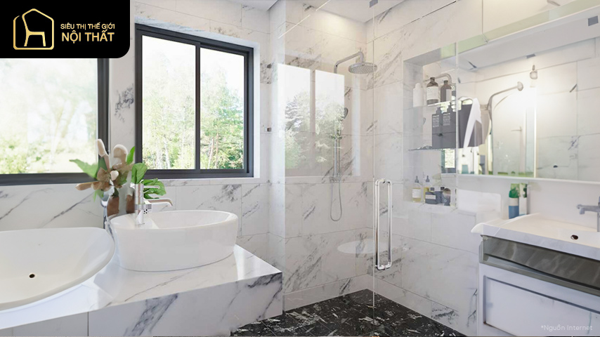Điểm nổi bật của phòng tắm này chính là cửa sổ giúp đón ánh sáng tự nhiên