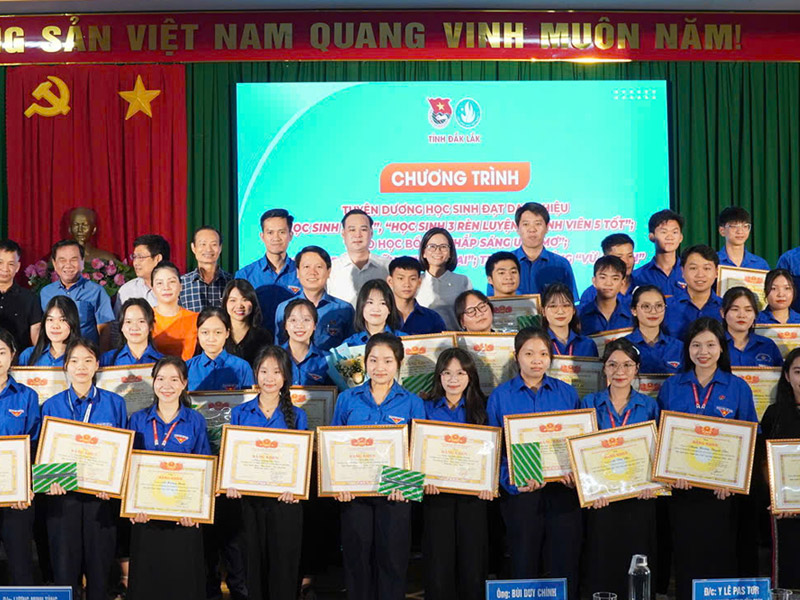 Siêu Thị Thế Giới Nội Thất đồng hành cùng giáo dục vùng cao