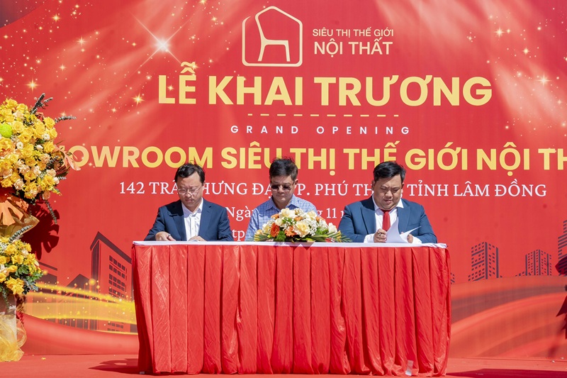 Sự kiện khai trương showroom mới tại Siêu Thị Thế Giới Nội Thất