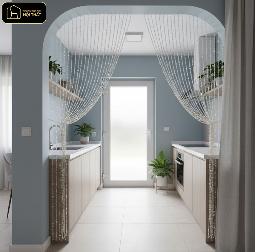 Cách hóa giải bếp đối diện cửa chính - Nếu không muốn dùng vách ngăn cố định, bạn có thể chọn rèm vải, rèm hạt hoặc màn nhẹ để che bếp khi cần thiết.