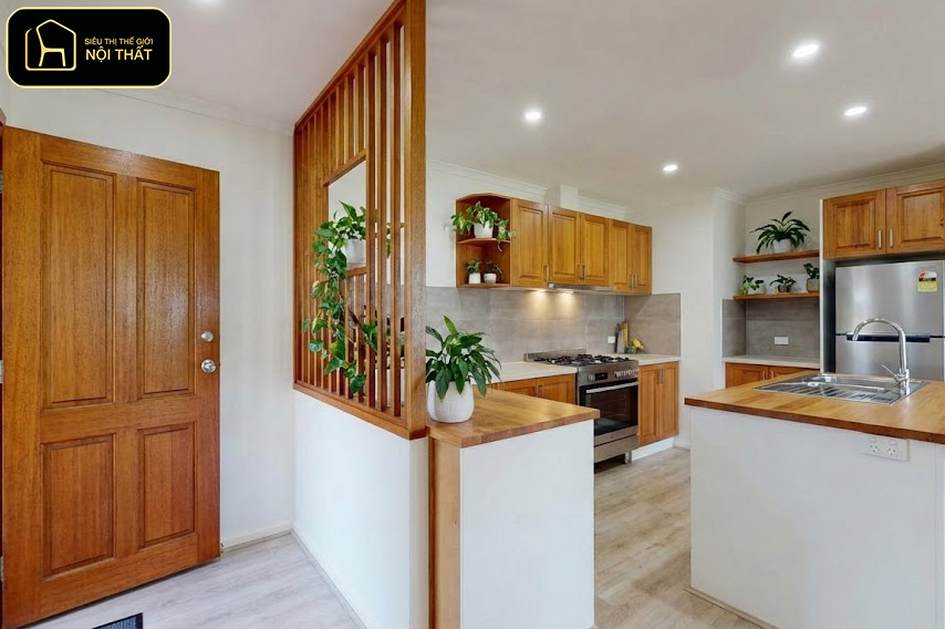Cách hóa giải bếp đối diện cửa chính - Một giải pháp phong thủy tốt là bố trí bếp ở cuối nhà hoặc vị trí khuất, vừa đảm bảo công năng, vừa giúp giữ tài lộc và tạo cảm giác ấm cúng cho không gian sinh hoạt.