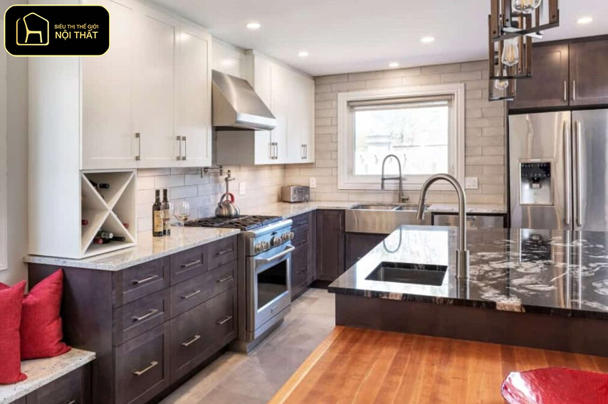 Cách hóa giải bếp đối diện cửa chính - Việc che chắn hợp lý sẽ giúp cân bằng lại dòng khí và giữ sự ấm cúng cho khu vực bếp.