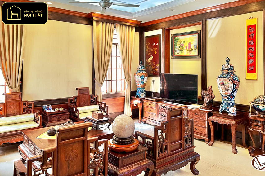 Decor tường phòng khách - Đồ mỹ nghệ Việt Nam mang giá trị văn hóa cao, giúp phòng khách có chiều sâu và bản sắc riêng.