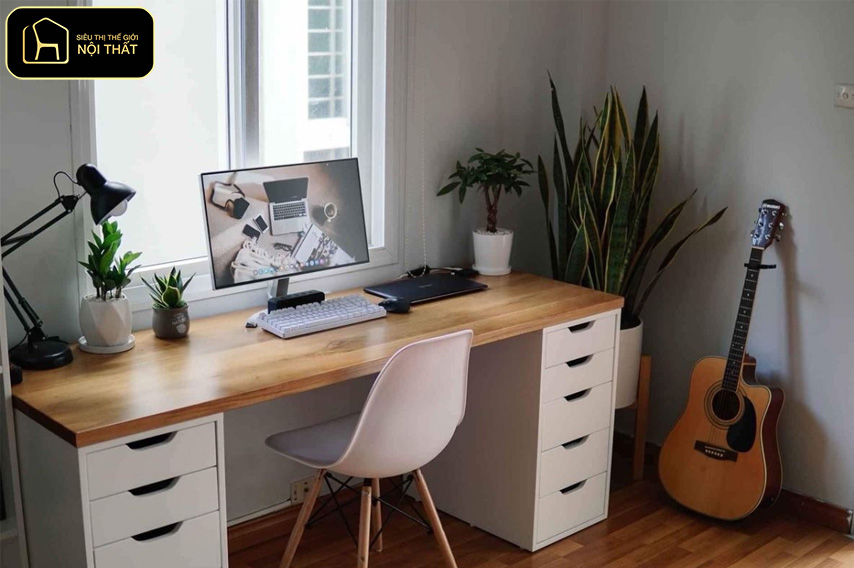 Thiết kế nội thất tối giản - Phòng làm việc với nội thất đơn giản, có ánh sáng tự nhiên