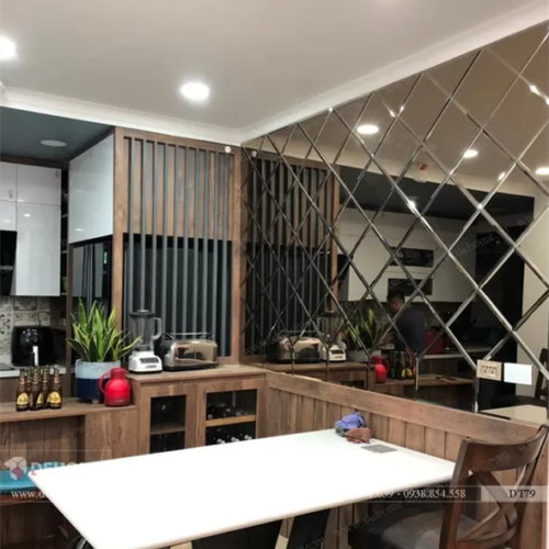 Gương ghép dán tường trang trí DT79