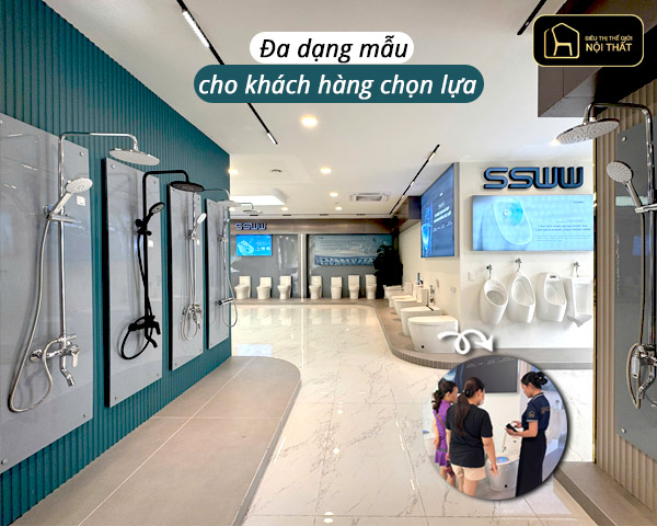 khách chọn mua thiết bị vệ sinh tại showroom siêu thị thế giới nội thất